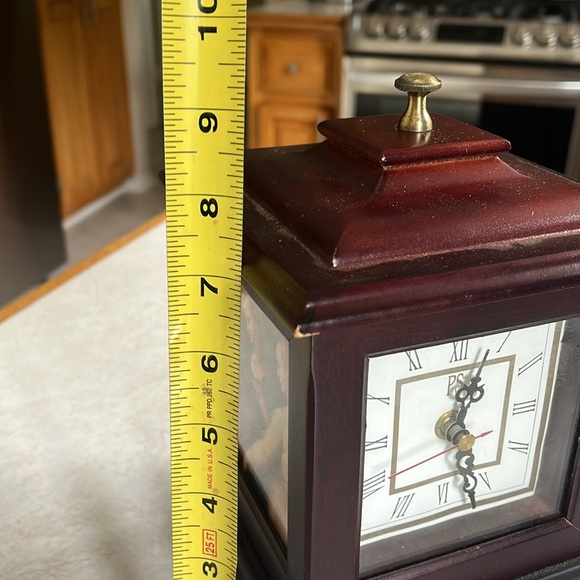 Elegant Brown Table Clock - Picture 7 of 8